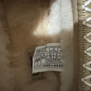 Yanlış Gönderilen UGG Ayakkabılarla İlgili Şaşkınlık