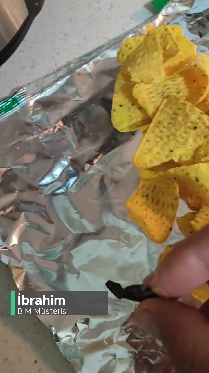 BİM Party Bal& Hardal Cipsinin İçinden Çıkan Yabancı Madde Ve Barkod! videonun kapak resmi