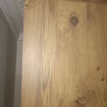 Kırık Gardırop Parçalarıyla Mağduriyet