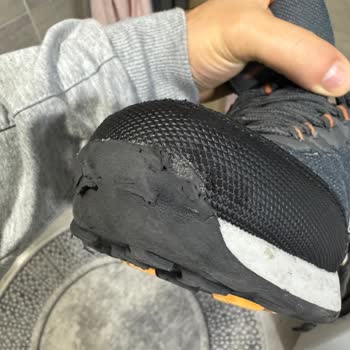 Aldığım Botlar Hızla Yıprandı Ve Müşteri Hizmetleri Yetersiz