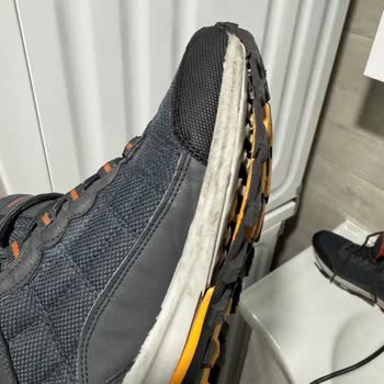 Aldığım Botlar Hızla Yıprandı Ve Müşteri Hizmetleri Yetersiz