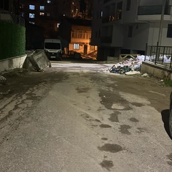 Aydınevler Mahallesi'nde Çöp Sorunu Ve Hijyen Eksikliği
