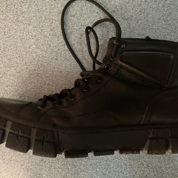 Greyder Ayakkabıda Anormal Taban Çatlağı Ve Yetersiz Destek