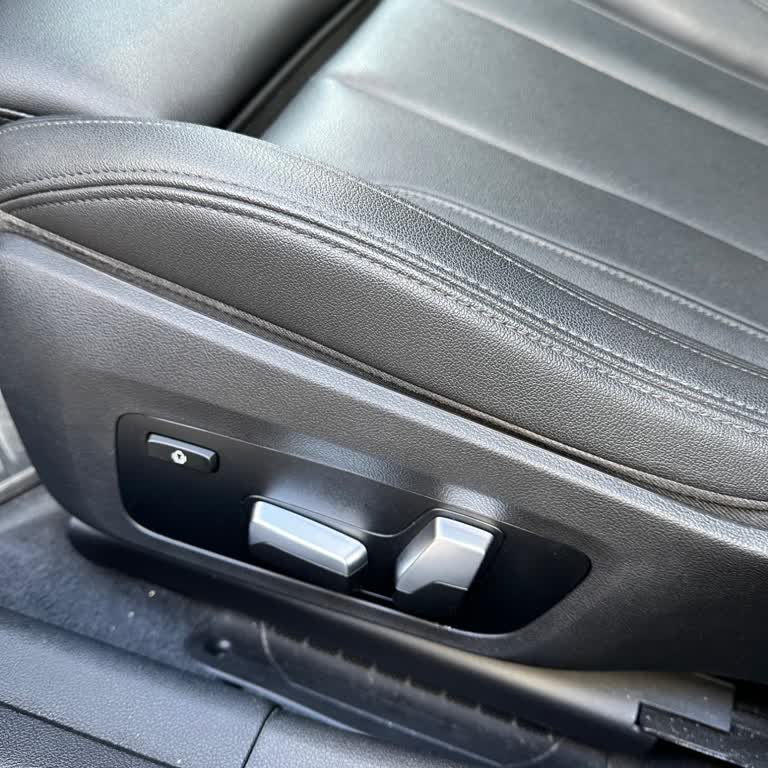 BMW 3.20i G20 Koltuk Ayar Düğmesi Sorunu