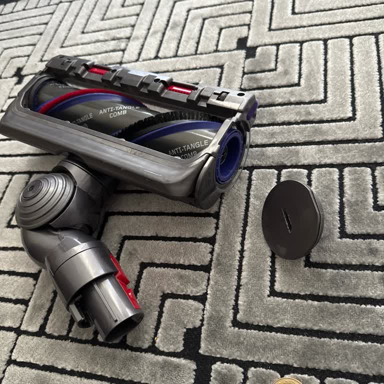 Dyson V15 Carpet Head Issue Not Resolved After Service