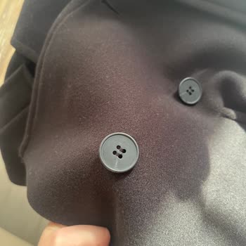 Çizik Düğmeler Ve İlgisiz Müşteri Hizmetleri: Bershka Online Alışveriş Hayal Kırıklığı