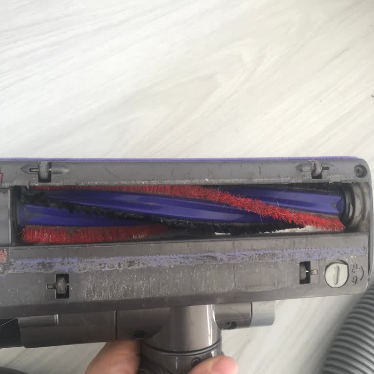 Dyson Süpürge Başlık Sorunu: Kalıcı Çözüm Bekliyoruz!