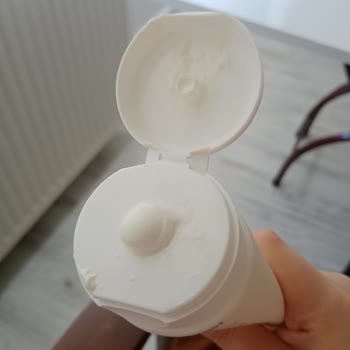Bozuk Ürün: Bioderma Güneş Kremi'nde Kötü Koku Ve Yapı Sorunu