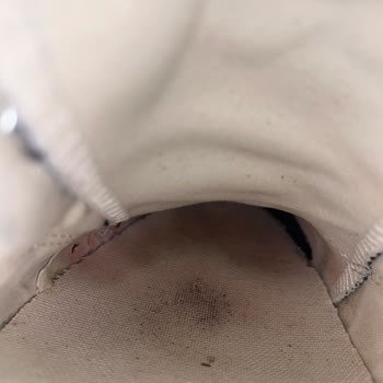 Converse Ayakkabılarımın Renk Verme Sorunu