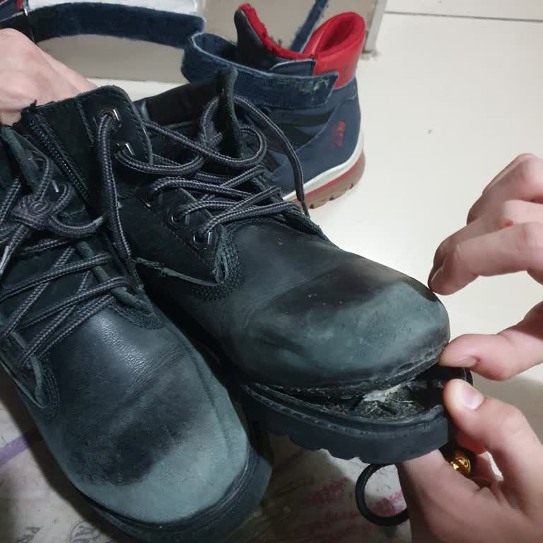 Cat Marka Botların Kalitesizliği