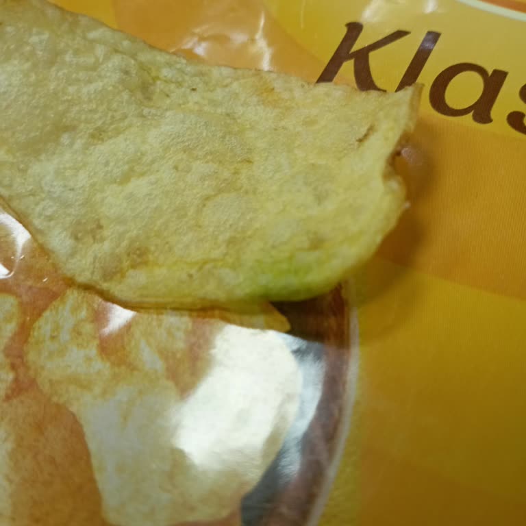 Cipsin İçinden Çıkan Gizemli Yeşil Madde