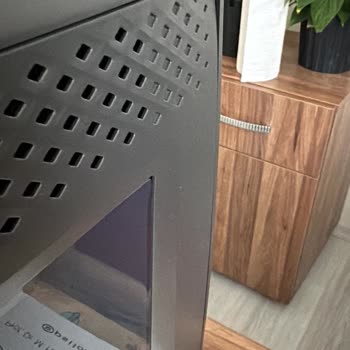 Kırık Kahve Makinesi Ve Çözüm Bekleyen Müşteri