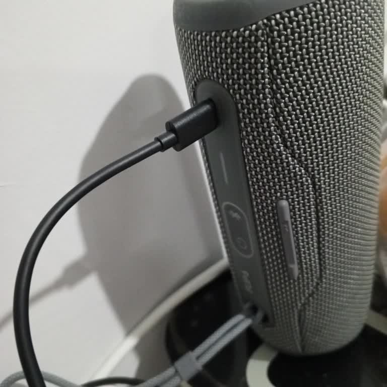 JBL Flip 6 Şarj Sorunu Ve Acil Çözüm Beklentisi
