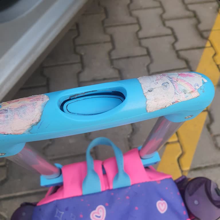 Coral High Çekçekli Çantanın Sap Mekanizması Sorunu