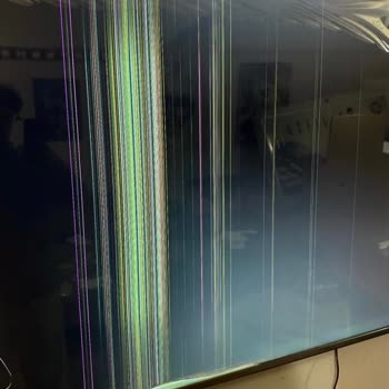 Kırık Televizyon Ve İlgisiz Servis Sorunu