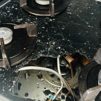 Simfer Set Üstü Ocağının Camı Patladı: Güvenlik Endişesi