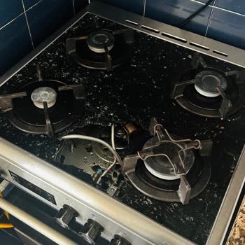 Simfer Set Üstü Ocağının Camı Patladı: Güvenlik Endişesi