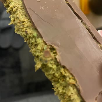 Çikolata Paketi İçinden Çıkan İstenmeyen Sürpriz