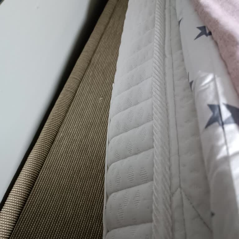 Planet Mobilya'dan Aldığım Baza Esneme Yaptı