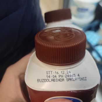 Tarihi Geçmiş Ürün Satışı Ve İlgisiz Mağaza Yönetimi