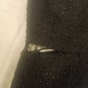 Kullanım Sonrası Yırtılan Elbise İçin Çözüm Bekliyorum