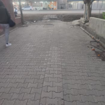 T. C. Cumhurbaşkanlığı Mahallemizdeki Yolların Rampaları Sorun Yaratıyor!