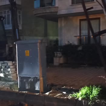 Mahallede Güvenlik Tehlikesi: Elektrik Trafosu