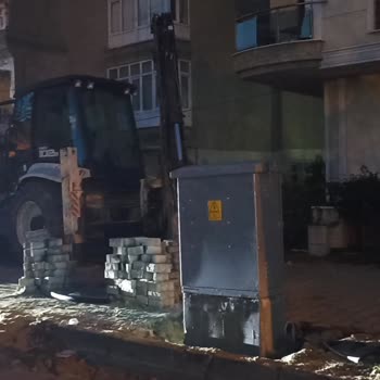 Mahallede Güvenlik Tehlikesi: Elektrik Trafosu