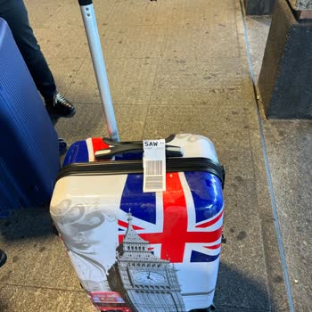 Ajet Broke the Pull Handle of My Suitcase and Blamed Me Despite Clear Evidence