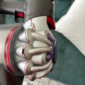 Dyson V8: Kalitesiz Malzeme Ve Yetersiz Müşteri Hizmeti