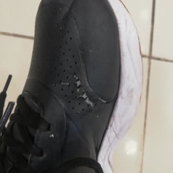 Kalitesiz Ürün Ve İlgisiz Mağaza