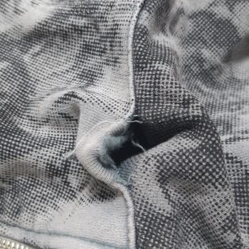 Yırtık Ceket Ve Kötü Hizmet Deneyimi