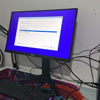 Asus Monitörde Ekran Yırtılma Sorunu Ve Garanti Problemi