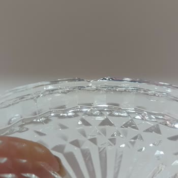 Kırık Cam Şekerlik Ve İletişimsiz Satıcı Mağduriyeti