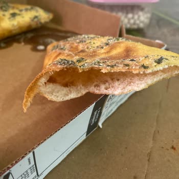 Sert Ve Kuru Sarımsaklı Ekmek Sorunu