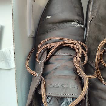 Kalitesiz Bot: Ne Isıtıyor Ne De Şık Duruyor!