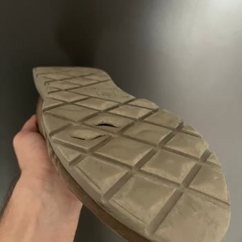 Kısa Sürede Delinen Ayakkabı Ve Yetersiz Müşteri Hizmeti