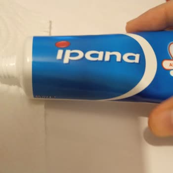 Bozuk Diş Macunu Ve İlgisiz Müşteri Hizmetleri