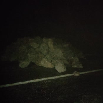 Çtn Yol Yapım İnşaat Kontrolsüz Çalışmalar Ve Taş Dökülmesi Sonucu Maddi Hasarlı Kaza!