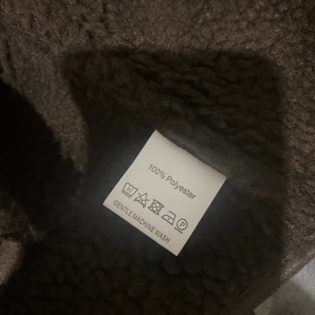 Yanıltıcı Ürün Bilgisi: Deri Diye Polyester Ceket