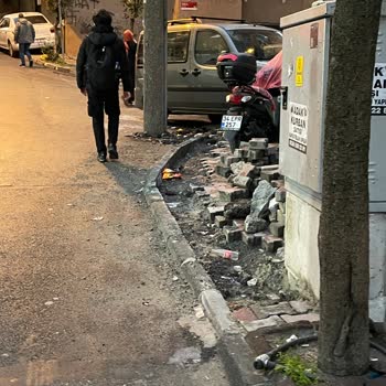 Esenler Belediyesi Kaldırım Sorunu: Acil Çözüm Bekleniyor
