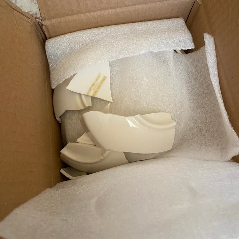 Kırık Yemek Takımı Ve Yanıltıcı Bilgilendirme