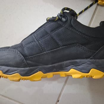 Ayakkabılar 2 Haftada Deforme Oldu, Mağaza Çözüm Sunmadı