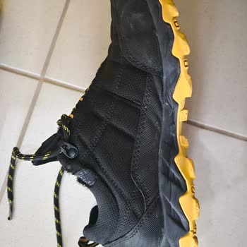 Ayakkabılar 2 Haftada Deforme Oldu, Mağaza Çözüm Sunmadı