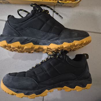 Ayakkabılar 2 Haftada Deforme Oldu, Mağaza Çözüm Sunmadı