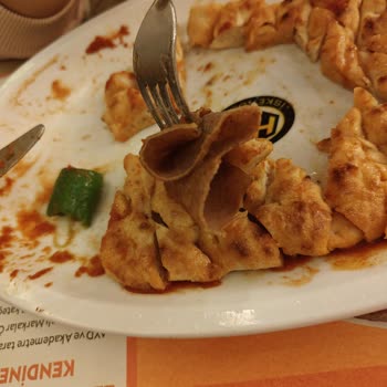 İskender Yerine Domates Soslu Ekmek