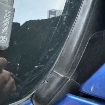 BMW Ön Cam Lastiklerinde Kronik Sorun