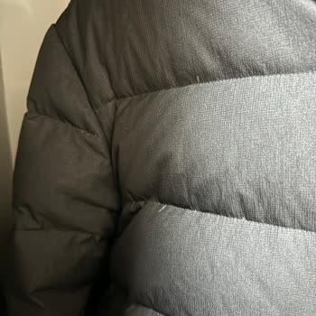 Kaz Tüyü Şişme Montun Tüy Dökme Sorunu