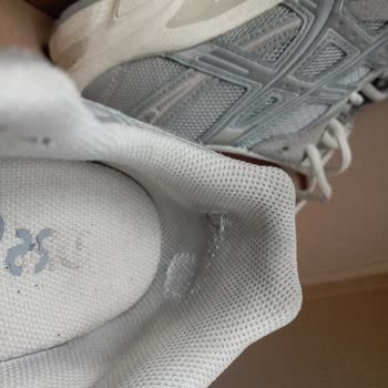 SuperStep Mağazasından Alınan Asics Ayakkabıda Kalite Hayal Kırıklığı