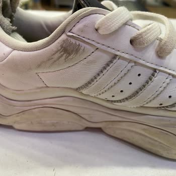 Adidas Ürününde Beklenmedik Kalite Sorunu